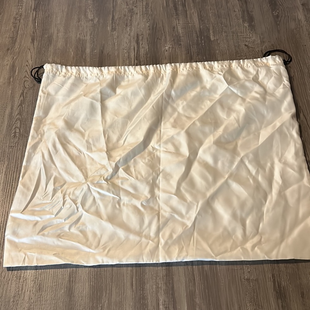 Coach - Picture 3 of 5